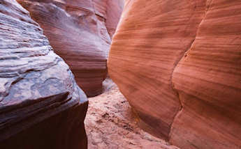 Red rock area in Utah, western United States: an area of beauty, oil, and gas. Which one wins?