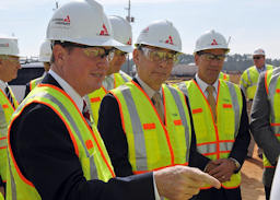 Secretary Chu and Tom Fanning at a Plant Vogtle tour on February 15, 2012.